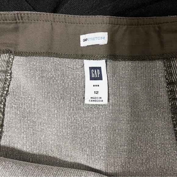 Women’s size large charcoal color skirt from Gap - Picture 3 of 3